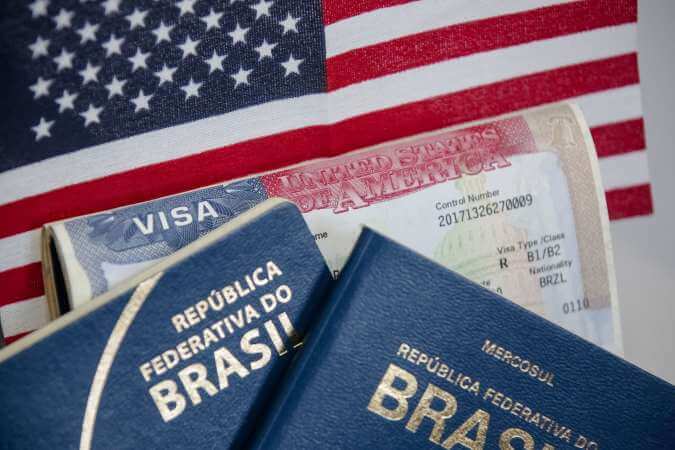 Perguntas frequentes sobre os vistos americanos J-1 e J-2: Expatriados nos  Estados Unidos