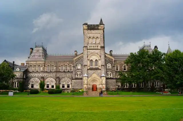 Universidades canadenses
