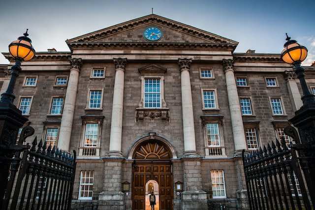 Universidade na Irlanda