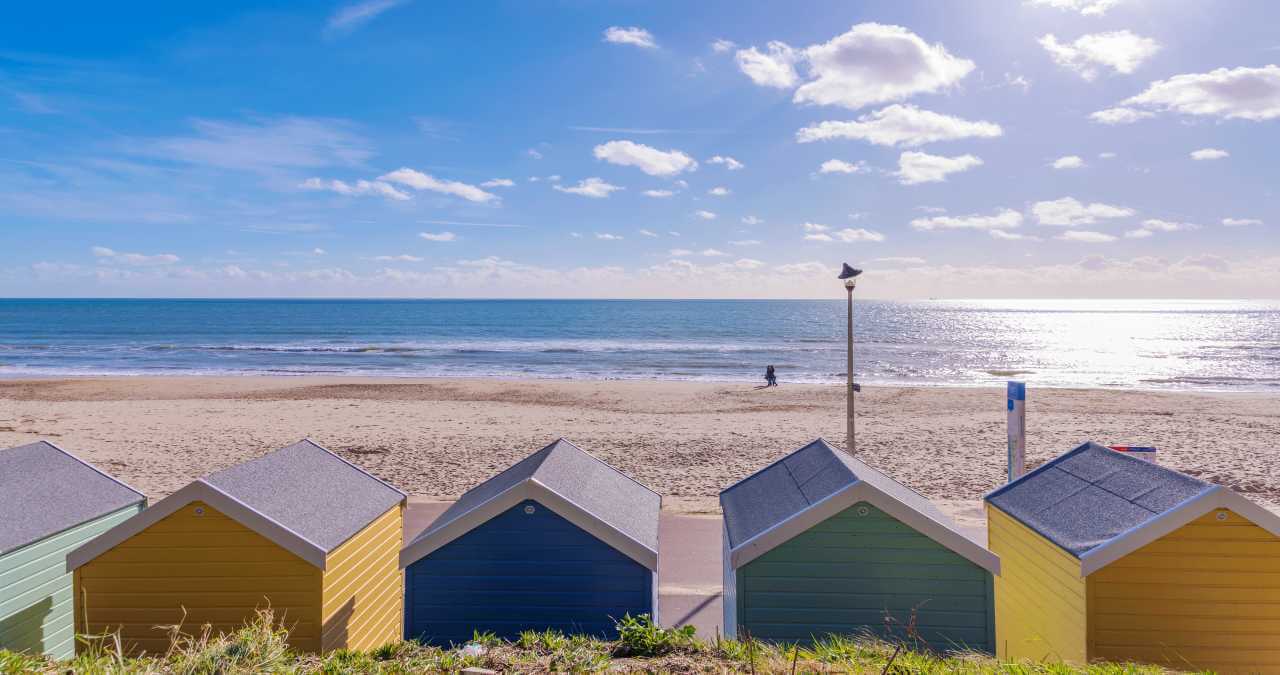 Praias na Inglaterra: 6 praias para curtir no país!